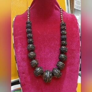 Retro Chunky Metal Bead Fashion Necklace